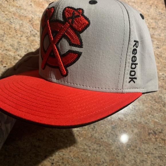 Reebok Chicago Blackhawks SnapBack - Picture 2 of 4